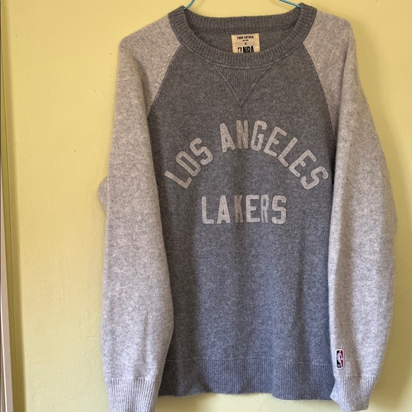NBA Los Angeles Lakers Gray Crewneck Cashmere Sweater - Picture 1 of 3